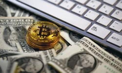 TP钱包在美国的使用指南：全面解析与使用体验/
TP钱包, 美国, 加密货币钱包, 数字货币/guanjianci

## 内容主体大纲

1. 介绍TP钱包
   - 什么是TP钱包？
   - TP钱包的特色功能
   - TP钱包在加密货币领域的地位

2. 美国对加密货币的法规
   - 美国的加密货币监管框架
   - 如何影响用户使用TP钱包
   - 地区差异及它们的影响

3. TP钱包的使用步骤
   - 如何下载和安装TP钱包
   - 账户注册与安全设置
   - 如何进行交易和转账

4. TP钱包在美国的用户体验
   - 使用TP钱包的优缺点
   - 用户反馈与评价
   - 常见问题解析

5. 数字货币的税务问题
   - 在美国，数字货币的税收政策
   - 用户应注意的税务申报
   - 如何合法合规使用TP钱包

6. TP钱包的未来趋势
   - 加密货币的发展对TP钱包的影响
   - TP钱包功能的未来扩展性
   - 可能的新市场机遇

7. 结论与建议
   - 适合的TP钱包用户群体
   - 如何安全使用加密钱包
   - 未来可能的使用变化

---

## 1. 介绍TP钱包

### 什么是TP钱包？

TP钱包是一个多功能的数字货币钱包，支持多种加密货币的存储和管理。开发者为用户提供了方便、安全的界面，让用户能够轻松管理其数字资产。TP钱包的目标是简化用户与区块链网络的交互，让即使是新手用户也能快速入门。

### TP钱包的特色功能

TP钱包提供了许多独特的功能，例如私人密钥控制、去中心化存储、分布式交易等。这使得用户能够完全掌控自己的资产，并避免因中心化交易所的安全问题导致的损失。此外，TP钱包还支持多种代币的兑换，提供了非常灵活的资产管理选项。

### TP钱包在加密货币领域的地位

随着数字货币的普及，TP钱包逐渐成为市场上受欢迎的钱包之一。其独特的界面和强大的功能使其在众多竞争者中脱颖而出。此外，它的用户群体也在持续扩大，尤其是在美国这样的具备很高数字货币接受度的地区。

## 2. 美国对加密货币的法规

### 美国的加密货币监管框架

美国对加密货币的监管相对复杂，不同州有不同的法律和监管要求。美国财政部、证券交易委员会（SEC）以及商品期货交易委员会（CFTC）等都参与到数字货币的监管中。随着市场的发展，新的监管政策不断出台，这对使用TP钱包的用户有着直接影响。

### 如何影响用户使用TP钱包

对于TP钱包的使用，用户需要了解相关法律法规。例如，在一些州，使用去中心化钱包可能受到较少的限制，但在其它州，可能就会面临更严格的要求。用户必须确保其交易和持有数字资产符合所在州的法律。

### 地区差异及它们的影响

不同州对加密货币的接受度也有所不同。例如，加利福尼亚州和纽约州在法律上对加密货币较为友好，而一些保守的州则可能对此持有更严格的态度。这种差异化的监管政策会直接影响到用户在不同州使用TP钱包的便利程度和合规性。

## 3. TP钱包的使用步骤

### 如何下载和安装TP钱包

使用TP钱包的第一步是下载并安装应用。用户可以在安卓或iOS平台的应用商店中搜索“TP钱包”，然后下载并安装。安装过程相对简单，只需按照屏幕上的指示进行操作即可。

### 账户注册与安全设置

安装完成后，用户需要注册账户。在注册过程中，TP钱包会要求用户设置一个强密码，并提供备份助记词。这些助记词对于恢复账户至关重要，用户务必要妥善保存。

### 如何进行交易和转账

一旦账户注册完成，用户可以开始进行交易。用户只需在钱包中输入目标地址和交易金额，然后确认交易即可。TP钱包界面友好，即使是新手用户也能快速掌握基本操作。

## 4. TP钱包在美国的用户体验

### 使用TP钱包的优缺点

TP钱包的优点包括安全性高、操作简单、支持多种货币等。然而，也有其缺点，例如在某些地区可能面临法律风险，或者在网络不佳时交易速度会有所影响。

### 用户反馈与评价

根据用户的反馈，TP钱包的界面设计较为人性化，支持的数字货币种类也在不断增加。用户普遍表示，TP钱包是一款值得信赖的钱包应用。不过，也有部分用户期望能增加更多的功能，如更强大的分析工具等。

### 常见问题解析

在使用TP钱包的过程中，用户可能会遇到一些常见问题，例如如何恢复丢失的账户，如何处理交易失败等。这些问题在TP钱包的官方网站上有详细的帮助文档，用户可以参考。

## 5. 数字货币的税务问题

### 在美国，数字货币的税收政策

美国税务局（IRS）对数字货币的征税政策比较明确，用户在买卖数字货币时需要依法申报和缴纳税款。交易利润会被视为资本利得，需要按照规定进行申报。

### 用户应注意的税务申报

用户在使用TP钱包时，应保持交易记录，以便在年底报税时使用。每笔交易的详细记录是用户合法避税和合法纳税的关键。

### 如何合法合规使用TP钱包

为了避免触犯法律，用户应确保按照自己的居住地法律进行数字货币的买卖。同时，建议咨询专业的税务头顾问，以确保合理合规地使用TP钱包进行交易。

## 6. TP钱包的未来趋势

### 加密货币的发展对TP钱包的影响

随着区块链技术的不断发展，TP钱包的功能和服务将不断增强。用户对安全和便捷性的要求也在提升，这要求钱包应用不断更新迭代，以满足不断变化的市场需求。

### TP钱包功能的未来扩展性

未来，TP钱包可能会增加更多的功能，例如集成更多的DeFi项目、NFT支持等。这将极大丰富用户的使用体验，并吸引更多新用户加入。

### 可能的新市场机遇

随着全球范围内对数字货币的接受度提升，TP钱包在新兴市场的机遇增多。开发团队需要关注这些市场的动态，探索更多的合作机会。

## 7. 结论与建议

### 适合的TP钱包用户群体

TP钱包适合不同层次的用户，包括新手和经验丰富的加密货币投资者。对于那些希望安全管理数字资产的用户，TP钱包提供了一个可靠的解决方案。

### 如何安全使用加密钱包

用户在使用TP钱包时，应该时刻保持警惕，使用强密码和双重认证等安全措施来保护账户。同时，避免在公共网络中进行交易，保障资产的安全。

### 未来可能的使用变化

随着技术的发展，TP钱包的使用方式可能会出现变化。用户应保持对新技术的敏感度，以便及时调整自己的使用习惯，迎接未来的挑战。

---

## 七个相关问题

1. TP钱包的安全性如何保障？
2. 是否遵循提示的助记词设置？
3. TP钱包支持哪些加密货币？
4. 如何快速恢复TP钱包账户？
5. 在什么情况下TP钱包可能会被拒绝交易？
6. 如何在美国合法报税数字货币？
7. TP钱包与其他加密钱包相比的优势是什么？

接下来我会针对每个问题逐一进行详细介绍。